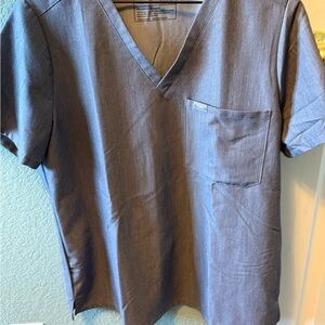 FIGS Technical Collection Scrub Top L Graphite Catarina one pocket